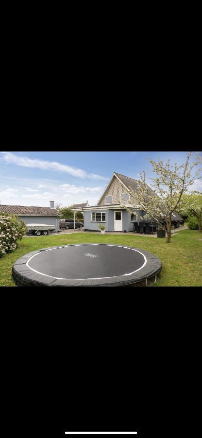 Big Villa In Stege Near Mons Klint With Trampolin Екстериор снимка