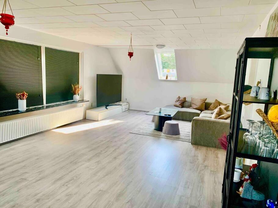 Big Villa In Stege Near Mons Klint With Trampolin Екстериор снимка